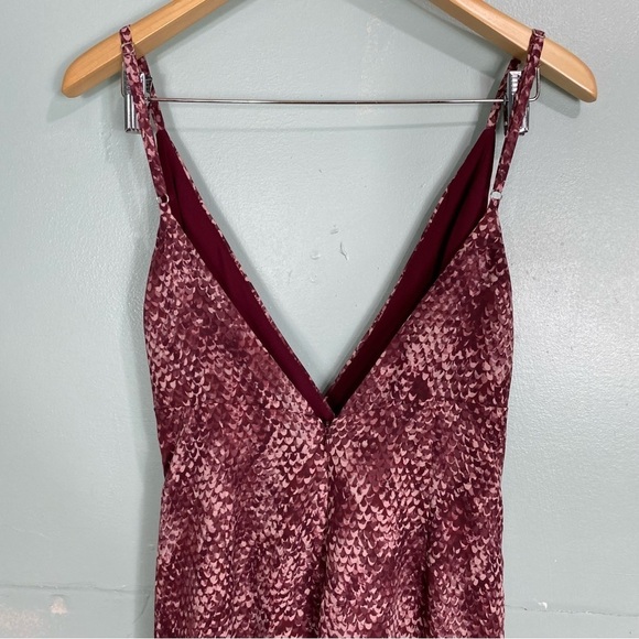 Fame & Partners Snake Print Bella Midi Front Slit Red Dress Sz 4 Sleeveless - Picture 7 of 8